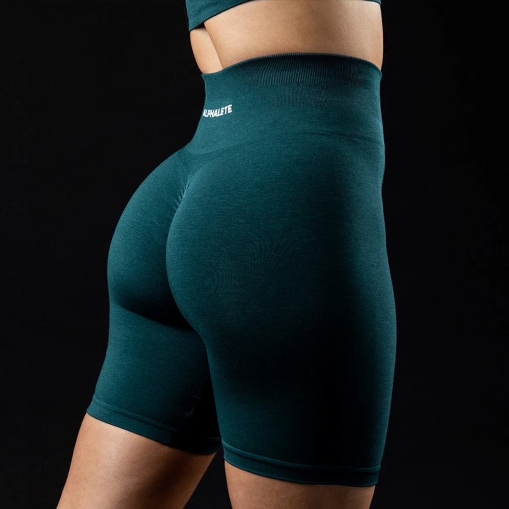 Alphalete Amplify Dark Waters Biker Shorts 7.5 in S